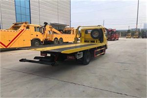 巨鹿非事故拖车